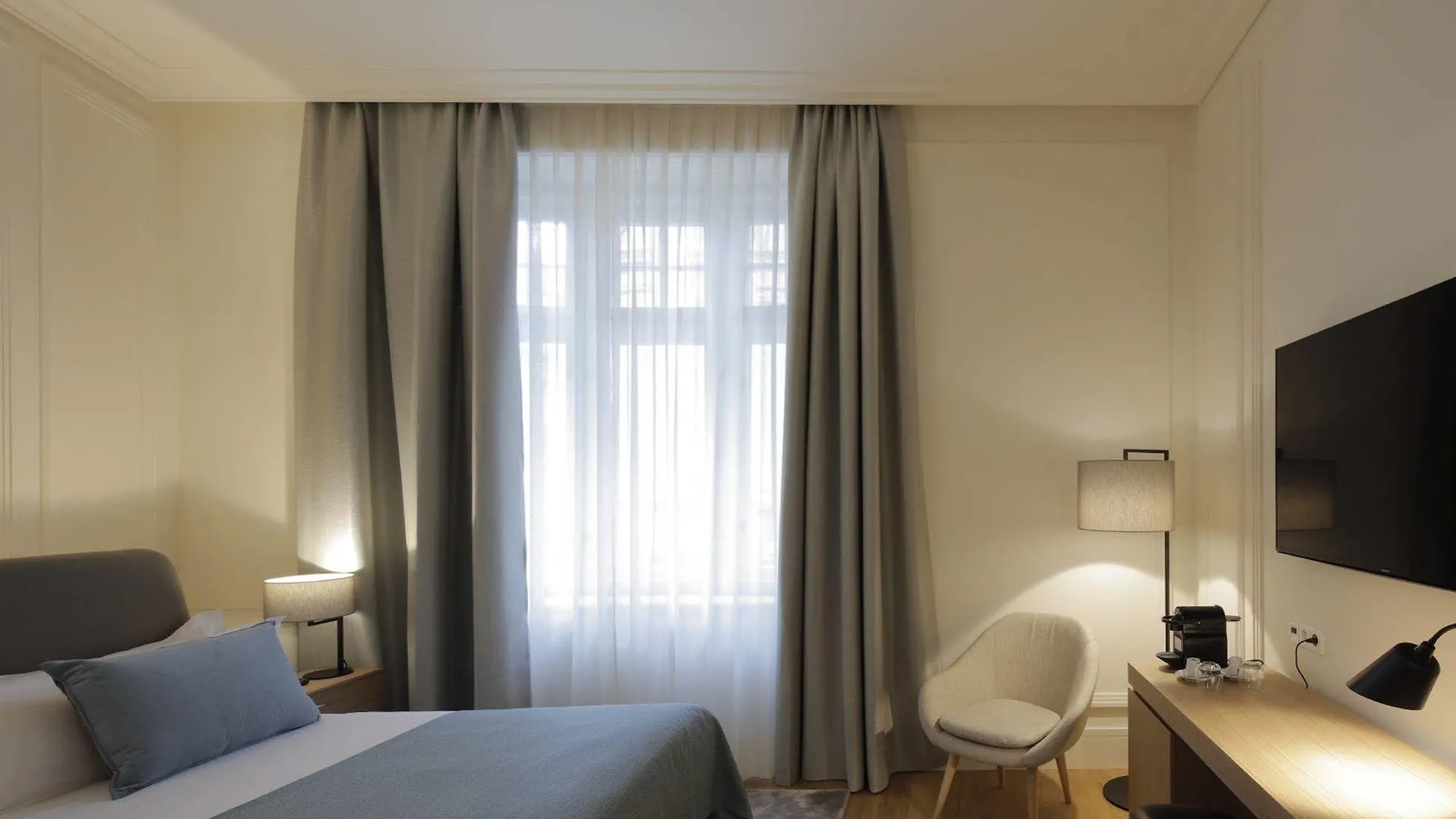 Boho Prague Hotel - Small Luxury Hotels 4*,