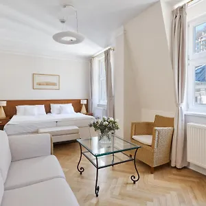 https://hotel-palatin.karlovyvary-hotels.com